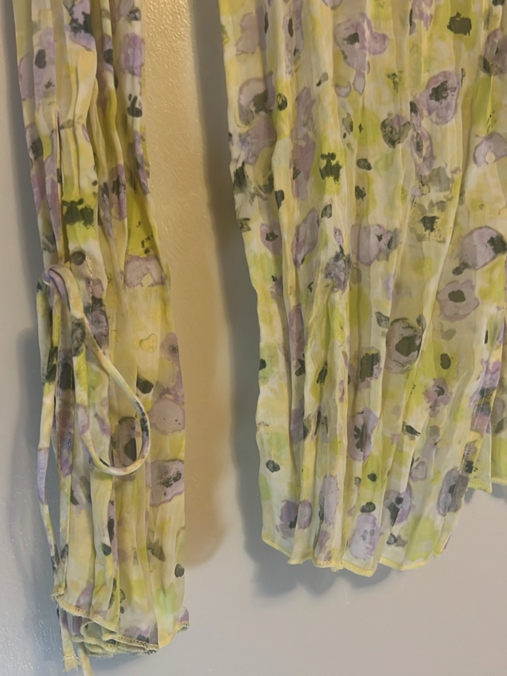H&M Yellow Floral Sheer Tie-Front Plisse Blouse - Picture 5 of 6